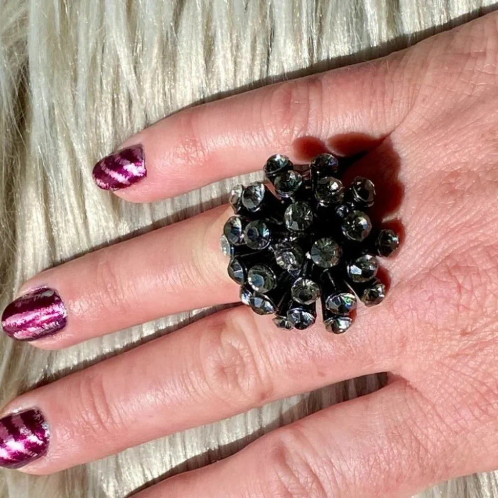 🟣 (2/$20) - Gorgeous Black tone with gems Statement Stretch Ring - One Size